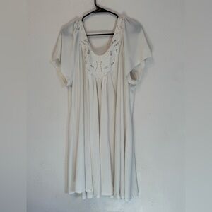 White Flowy Short Sleeved Dress with A Lace V Neckline Collar Women’s Plus 2X